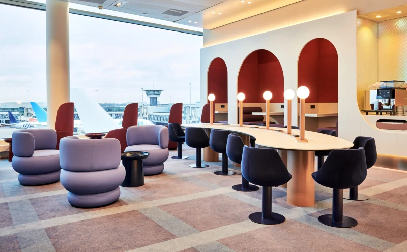 ams oneworld lounge