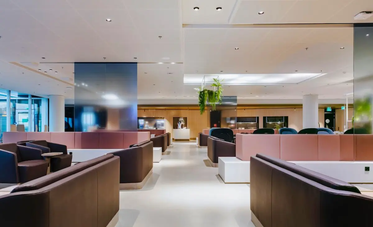 Aspire lounge people