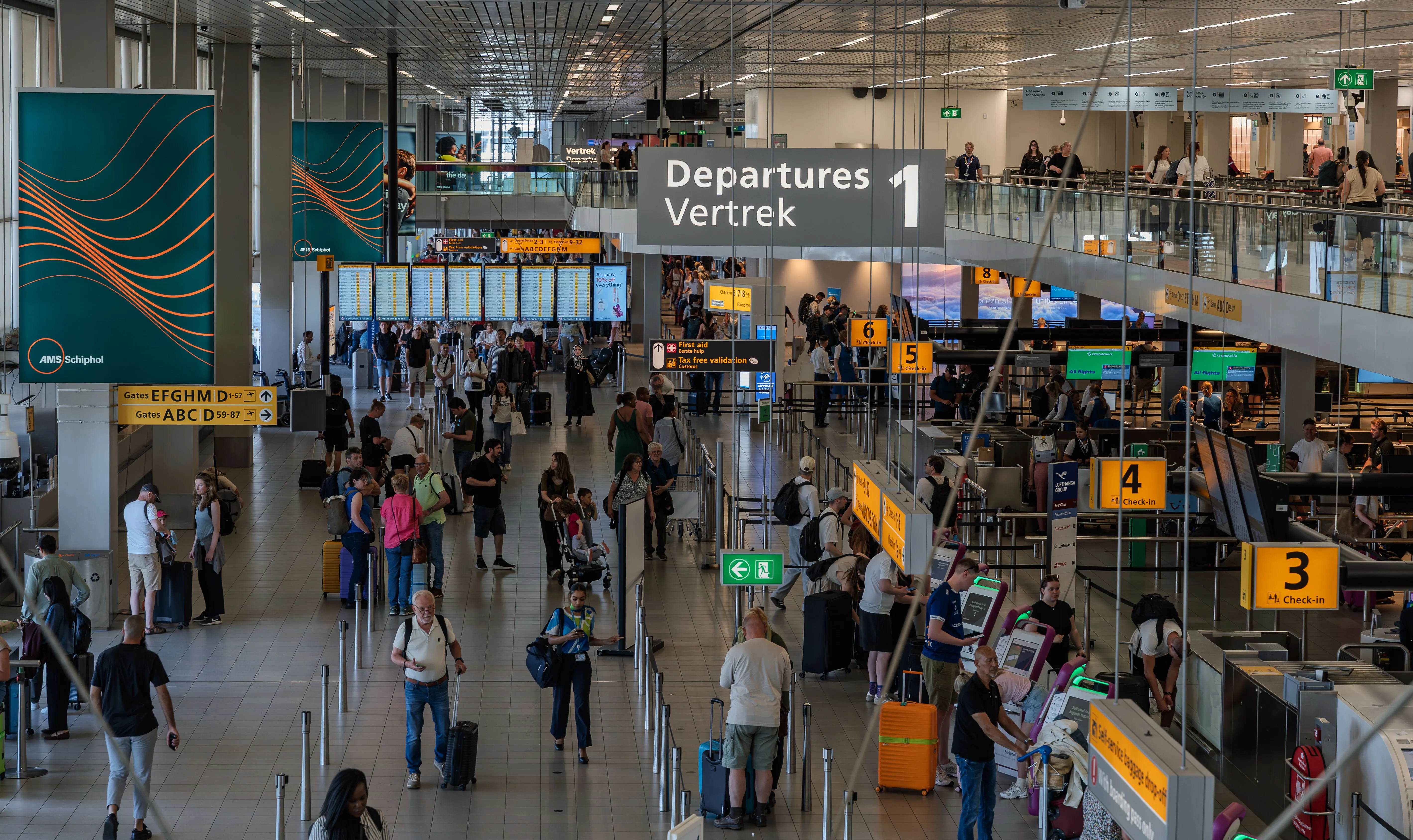 Schiphol Faces 478,000-Flight Cap as Dutch Parliament Backs New Rules