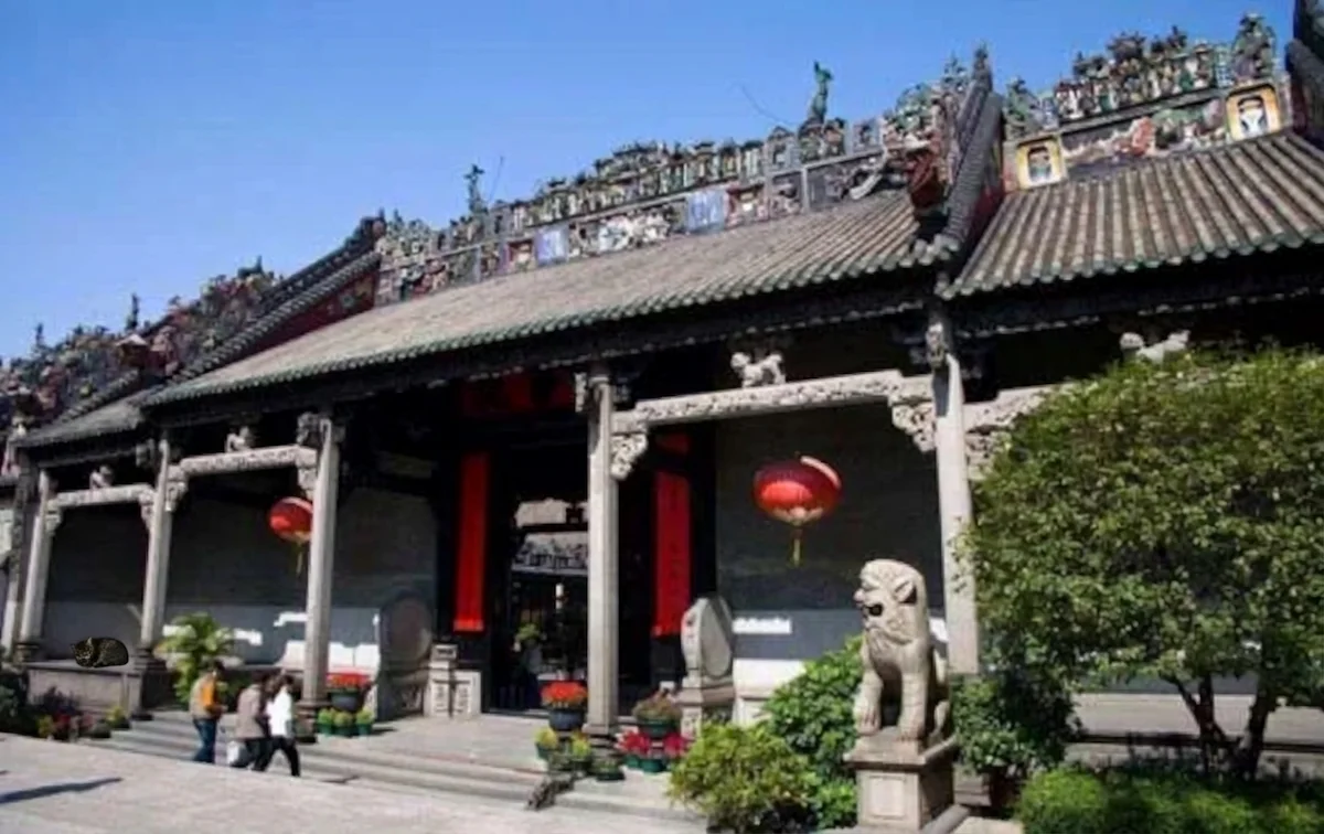Detailed traditional Lingnan architecture at Chen Clan Ancestral Hall in Guangzhou