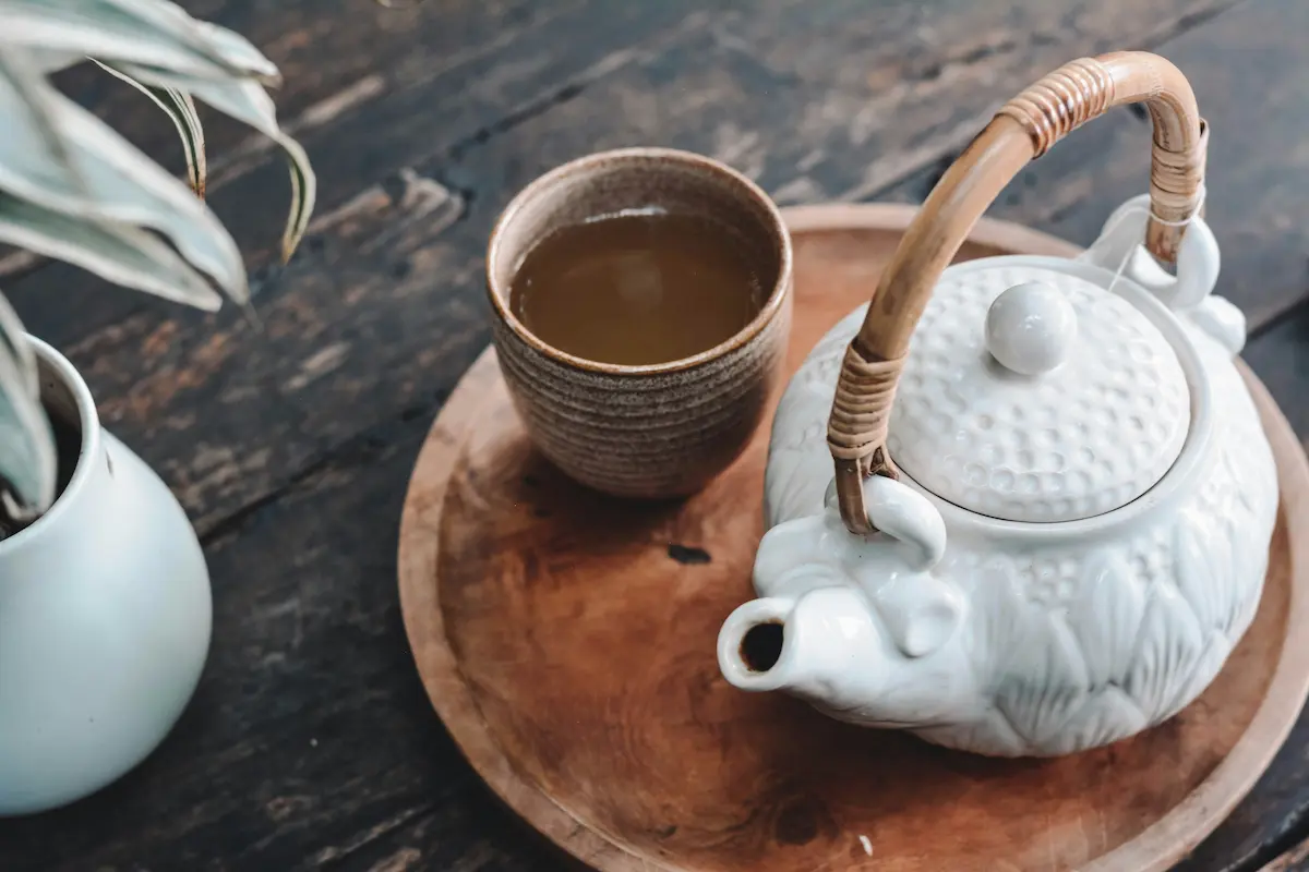 Tea Table Finger Tapping Ritual