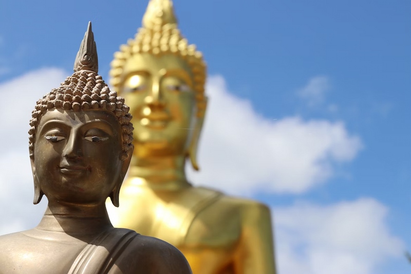What to Wear and How to Behave When Visiting Thai Temples