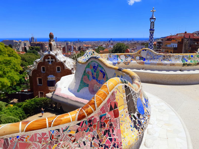 Top 10 Iconic Sights to Visit in Barcelona