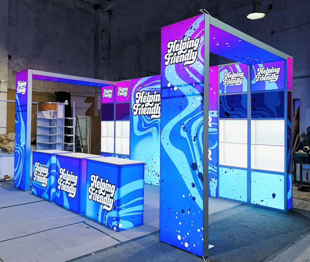 Portable pop-up trade show booth and banner stands