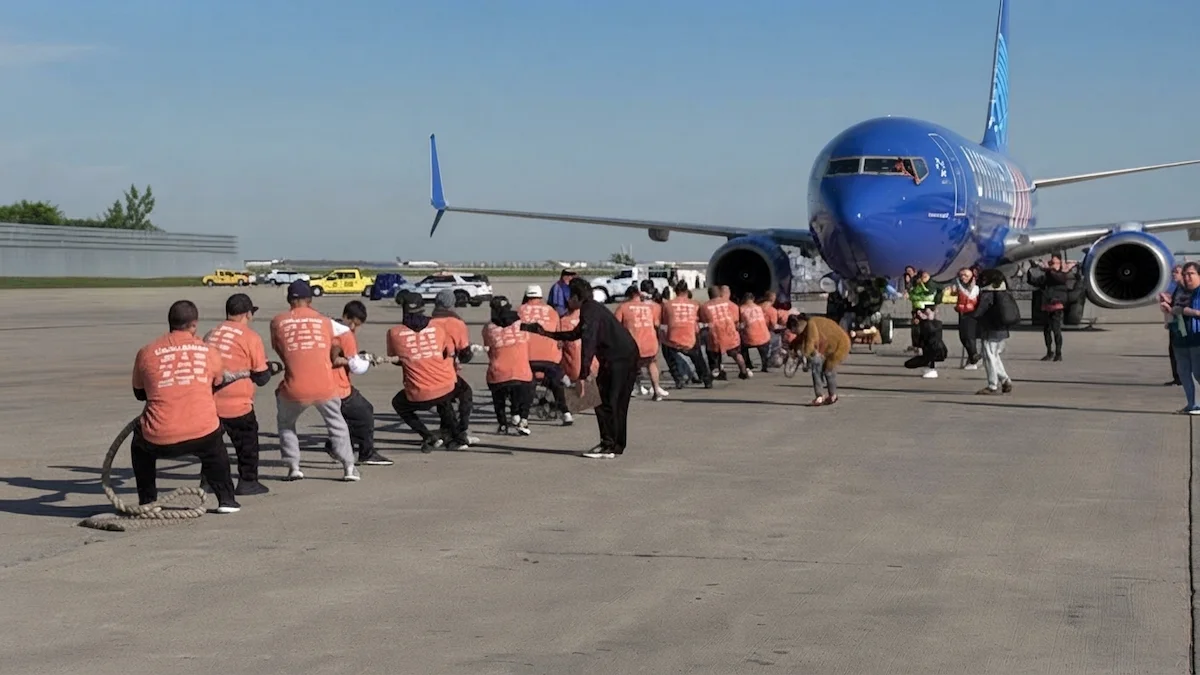 Teams Pull United 737 at O'Hare to Raise More Than $230,000 for Special Olympics Illinois