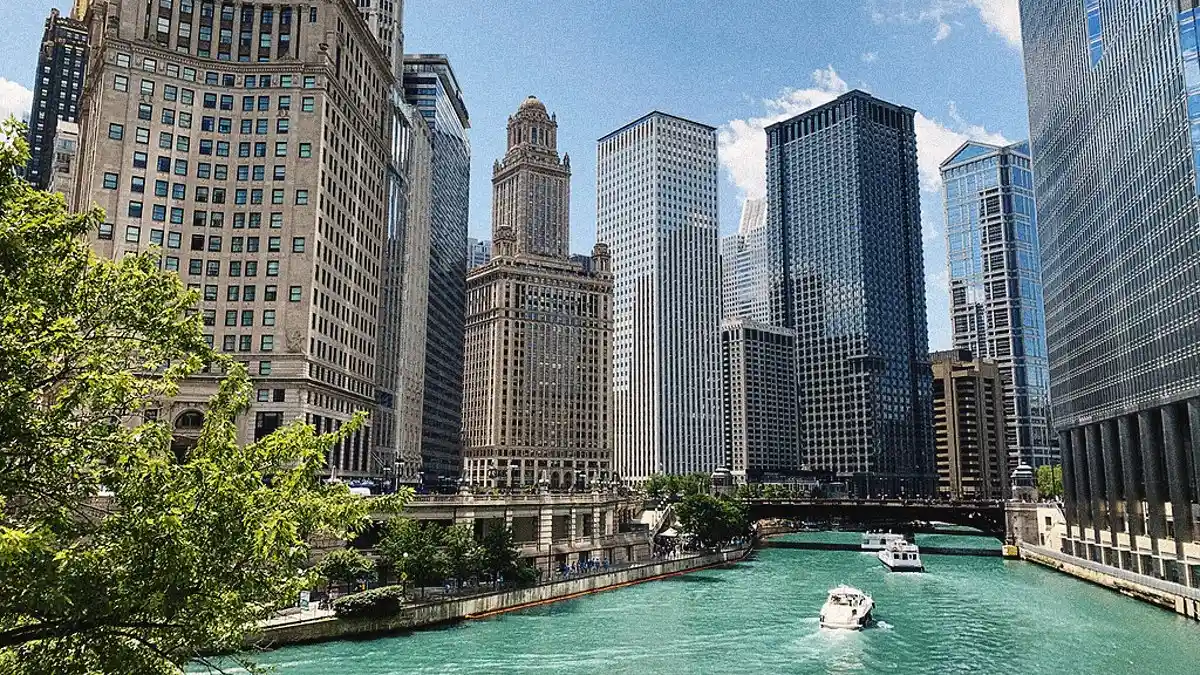 Chicago skyline with Willis Tower and Lake Michigan