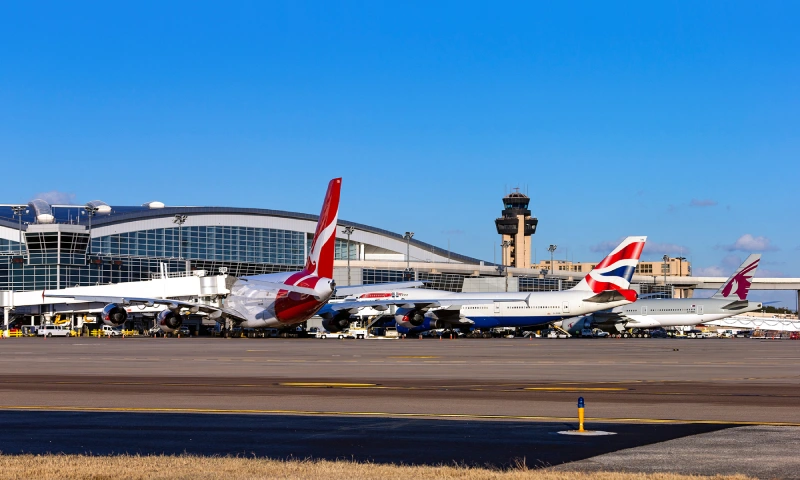 dallas airport airlines and terminals