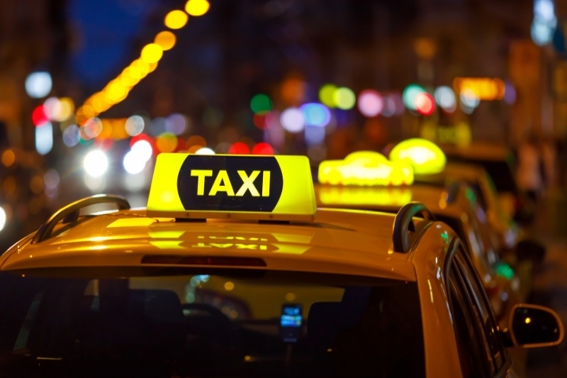 what is the price, travel time, advantages if we take a taxi from city center to Dallas DFW Airport 