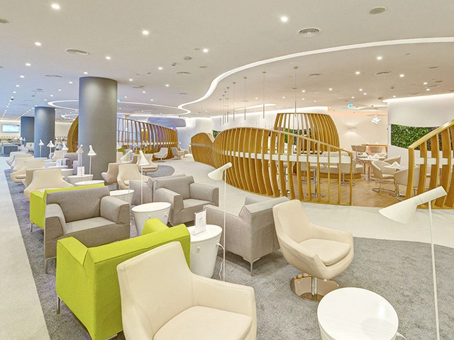 Which Airlines Provide Lounge Access at Dubai DXB Airport