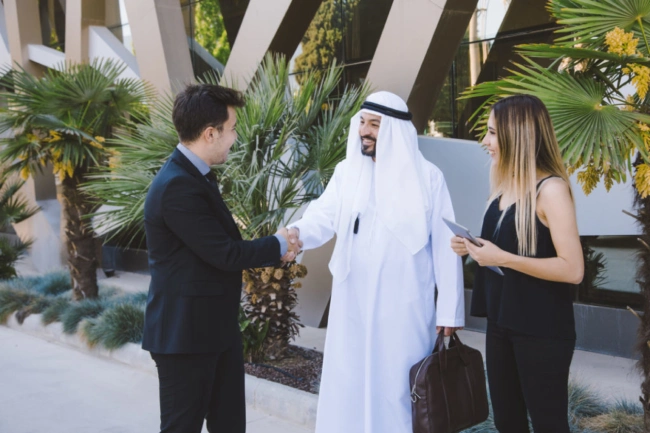 الاستقبال والمساعدة في مطار دبي 