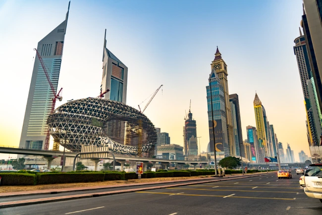النقل من مطار دبي إلى وسط المدينة