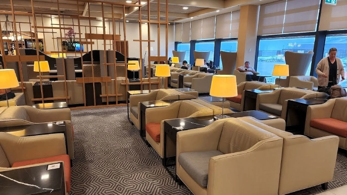 singapore airlines lounge london at heathrow airport terminal 2b