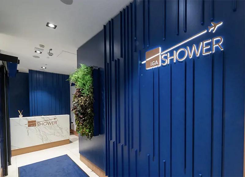 Iga Lounge Shower