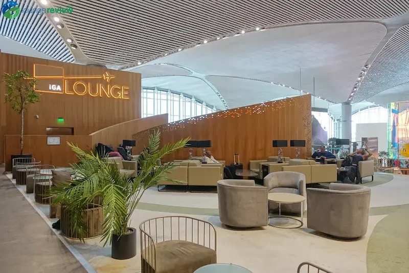 How to Get Airport Lounge Access Without Business Class
