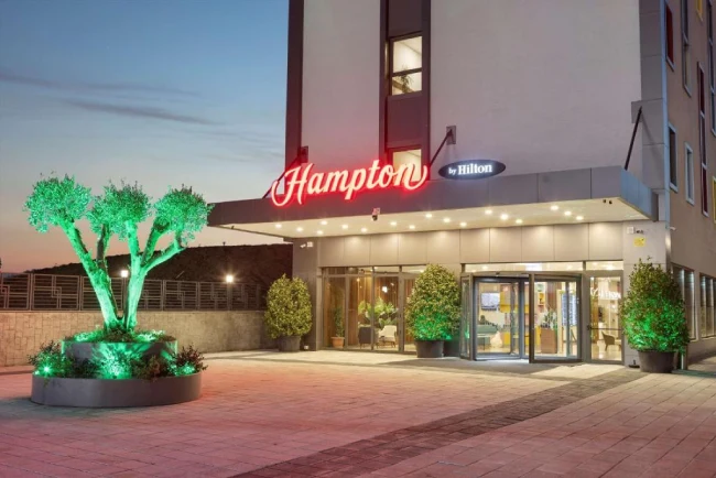 Hampton by Hilton