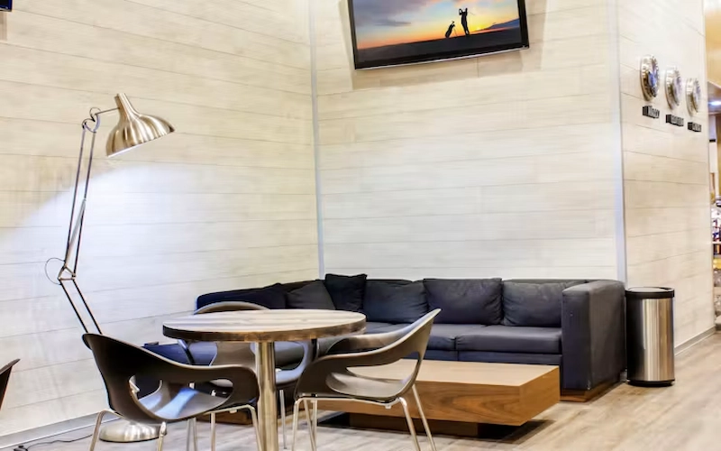 VIP lounge by MERA T3 Roof