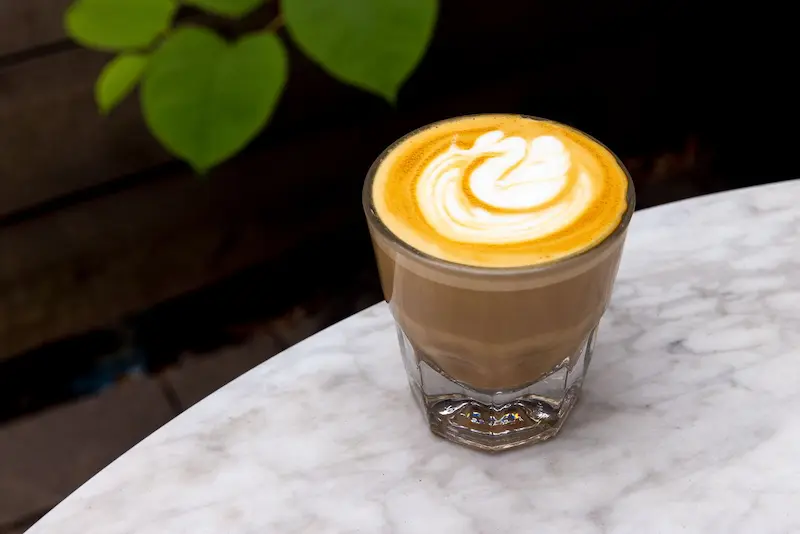Cortado at the bar