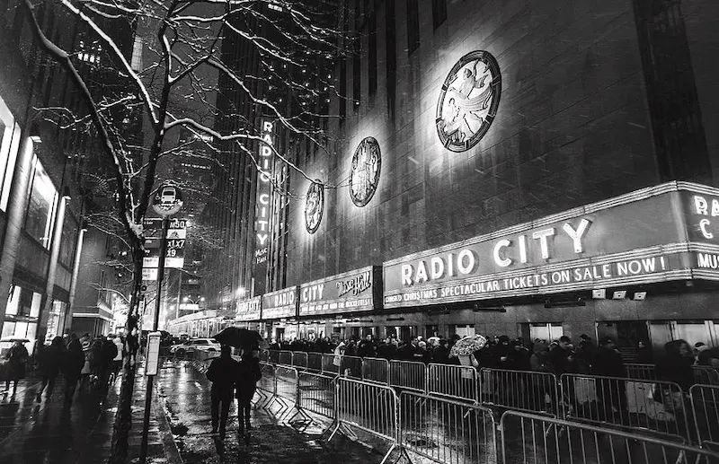 Night view of New York streets with musical atmosphere