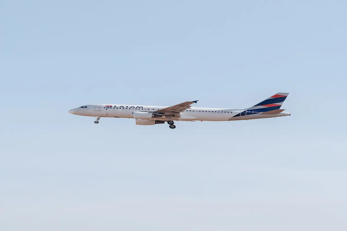 LATAM Boeing 767 Returns to Lima After Oxygen Masks Deploy