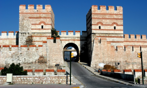 the wall of constantinople istanbul