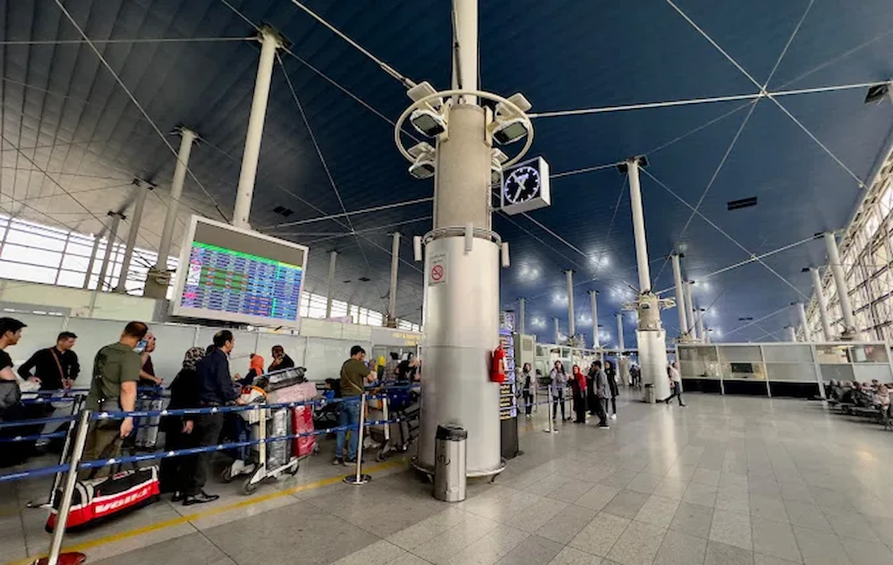 Layover Guide